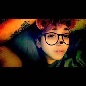 Meet your Posher, Jade